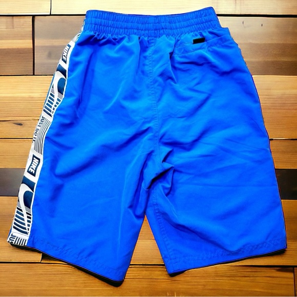 EUC Boys Nike Shorts YXL - Picture 2 of 3